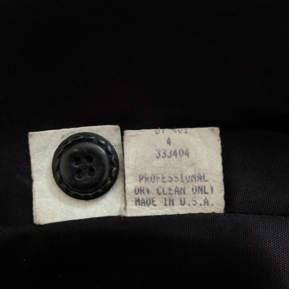 BCBG Paris Vintage 2pc Wool Set Blazer 6 Skirt 4 - Picture 8 of 8